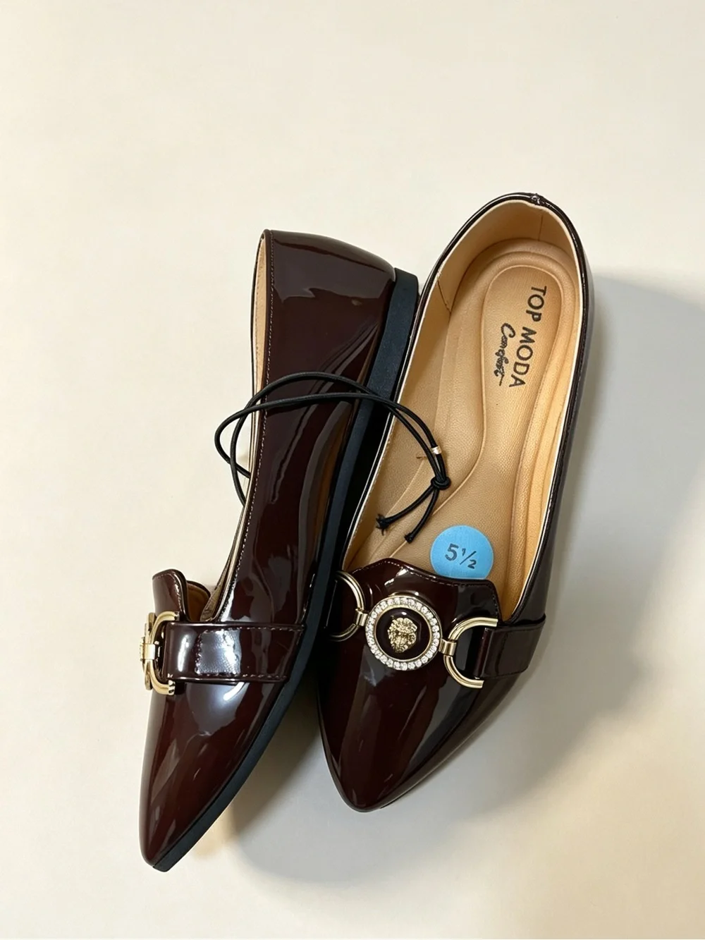 Size 6 6.5NWT Top Moda Brown Patent Pointed Toe Loafers Gold Lion Ornament Flats